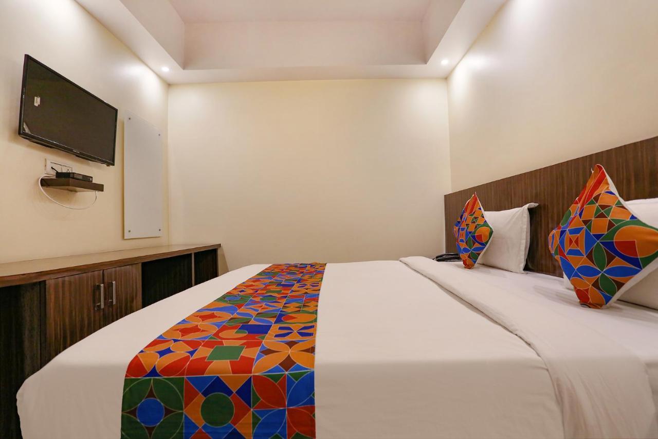 Fabexpress Kapashera Residency Near Igi Airport New Delhi Gurgaon Exterior photo